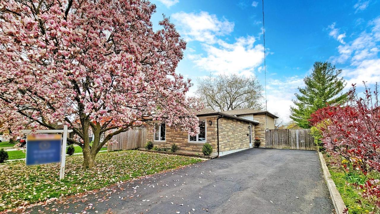 Lovely Home Toronto Airport Bagian luar foto